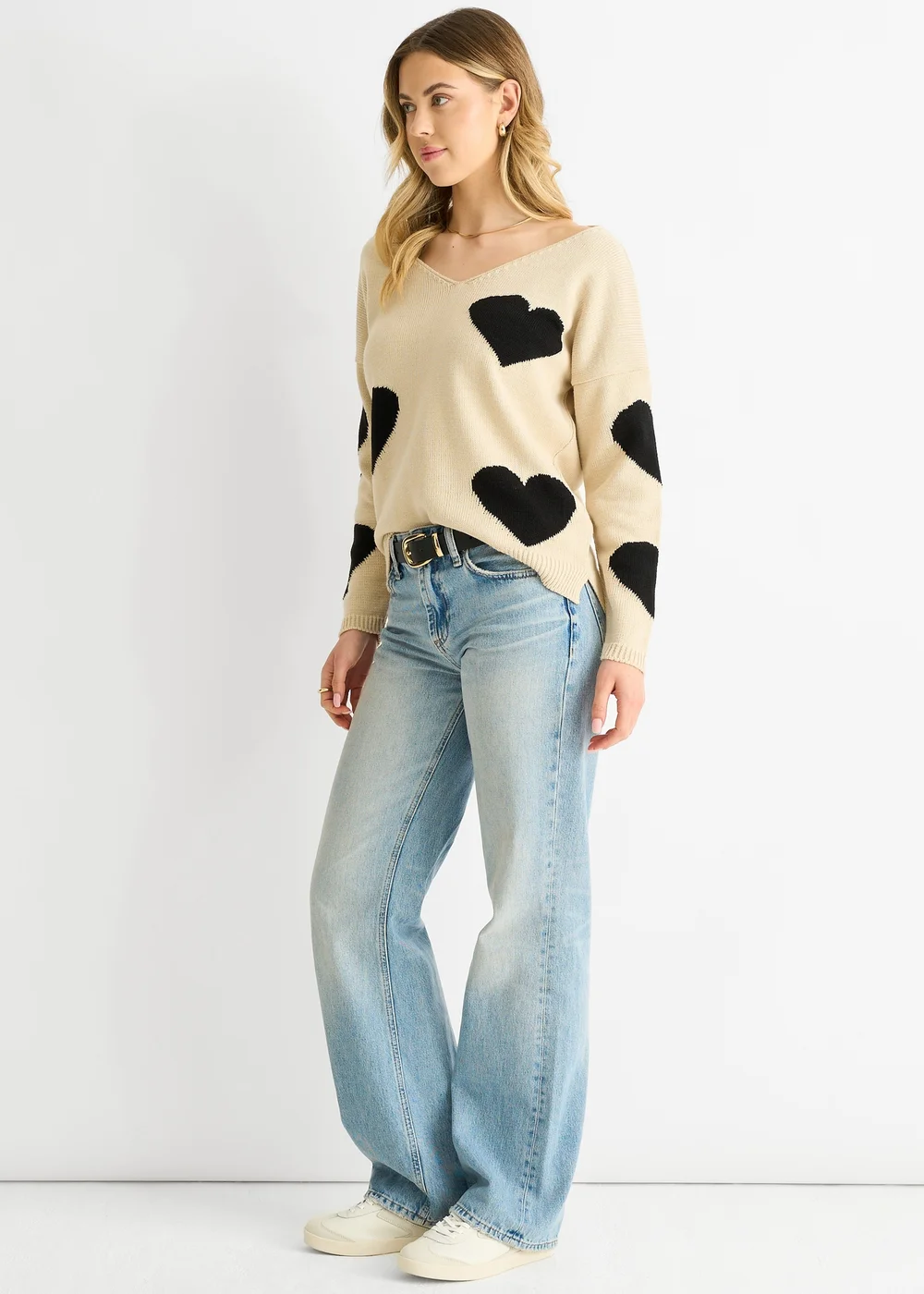 Gini London Beige V Neck Oversized Heart Knit Jumper - L/XL Image 4