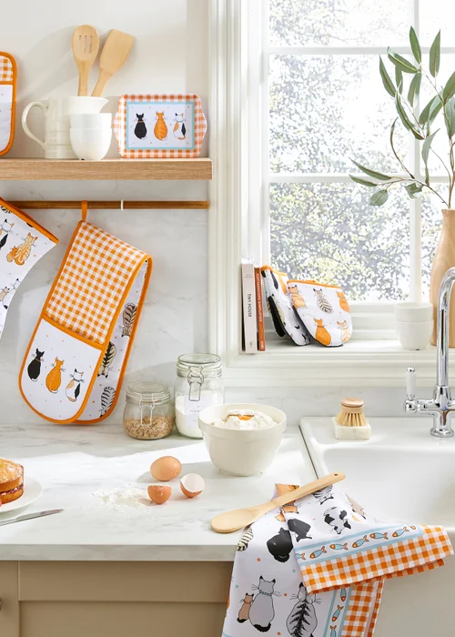 Ulster Weavers Cats In Waiting Orange Apron - Cotton - One Size Image 3