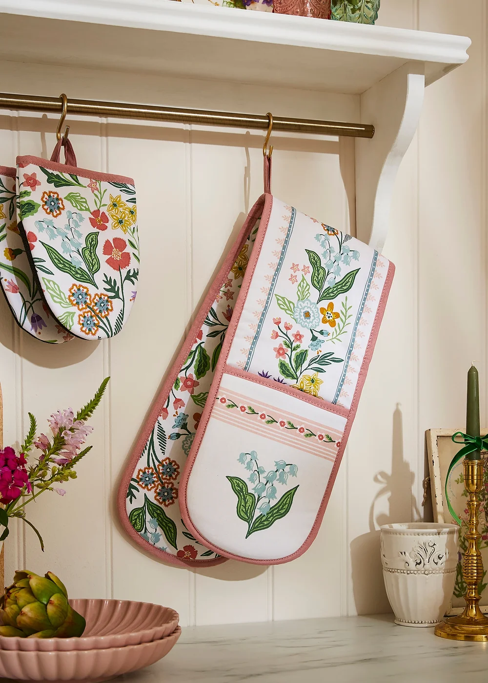 Ulster Weavers Petals & Prose Pink Double Oven Glove - One Size Image 2