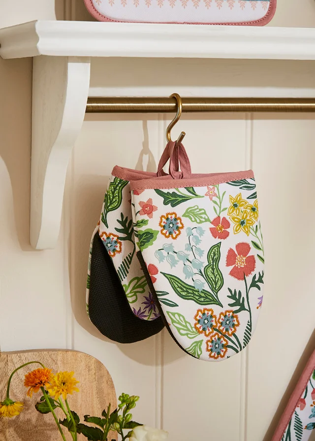 Ulster Weavers Petals & Prose Pink Microwave Mitts - Pair