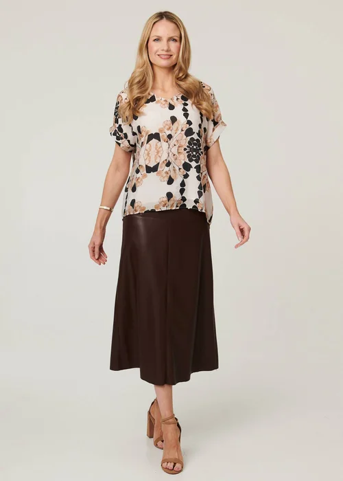 Izabel London Beige Floral Short Turn-Up Sleeve Relaxed Top - 18 Image 4