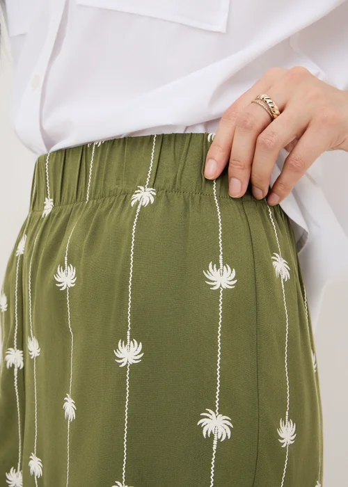 Papaya Petite Khaki Palm Tree Elasticated Shorts - 12 Image 3