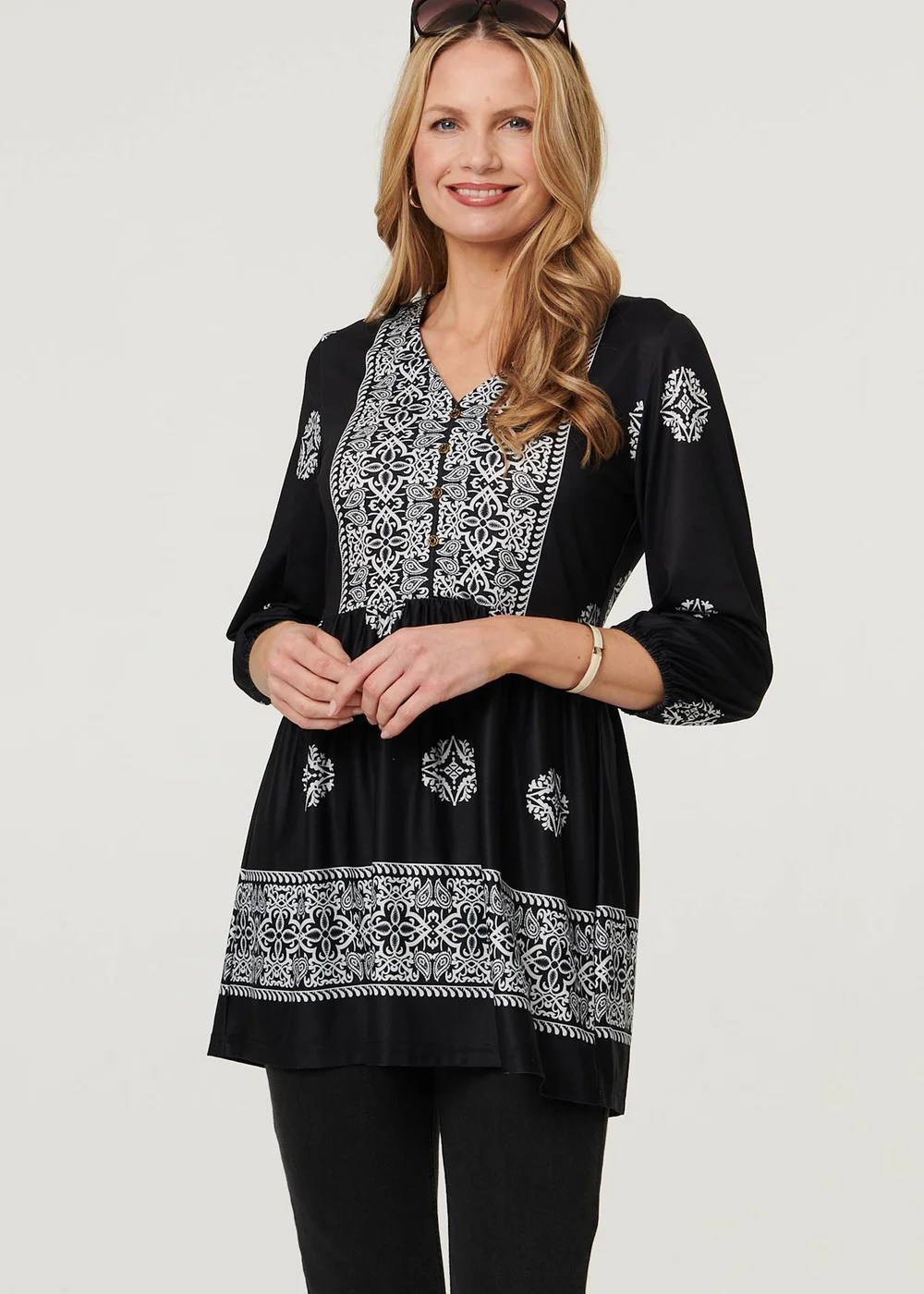 Izabel London Black Embroidered 3/4 Sleeve Shirred Blouse - 8 Image 3