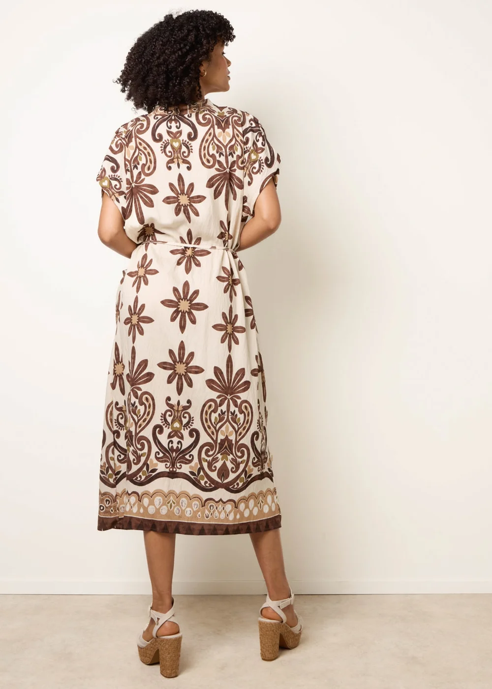 Blue Vanilla Brown Dress With Bold Floral Print - One Size Image 4
