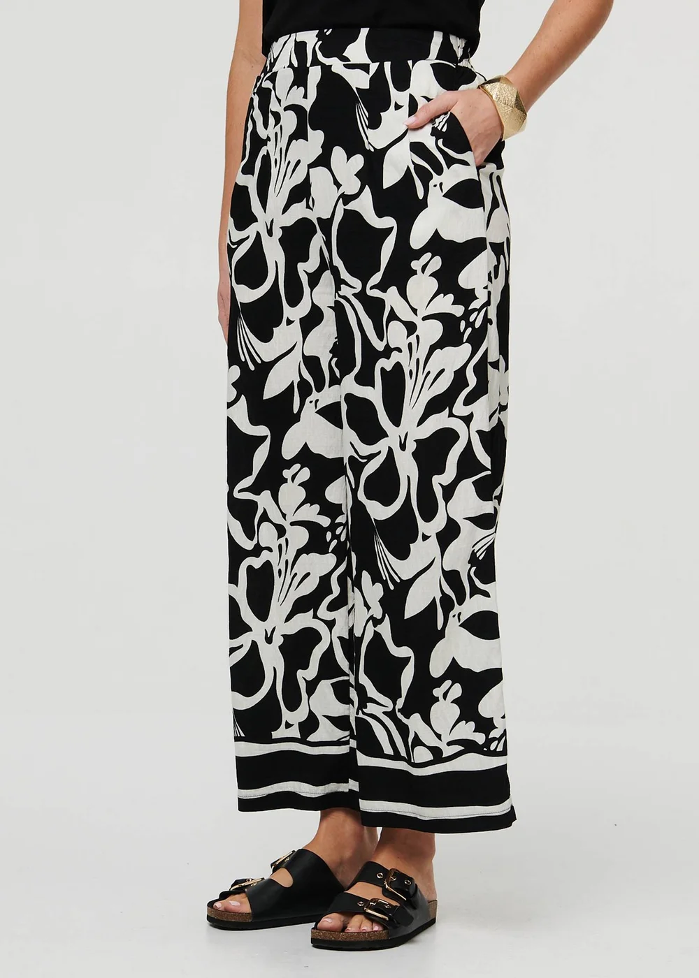 Izabel London Black Abstract Floral Wide Leg Trousers - 12 Image 4