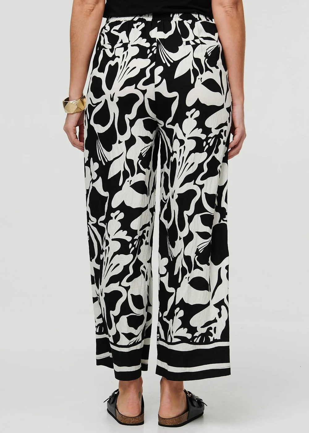 Izabel London Black Abstract Floral Wide Leg Trousers - 12 Image 3