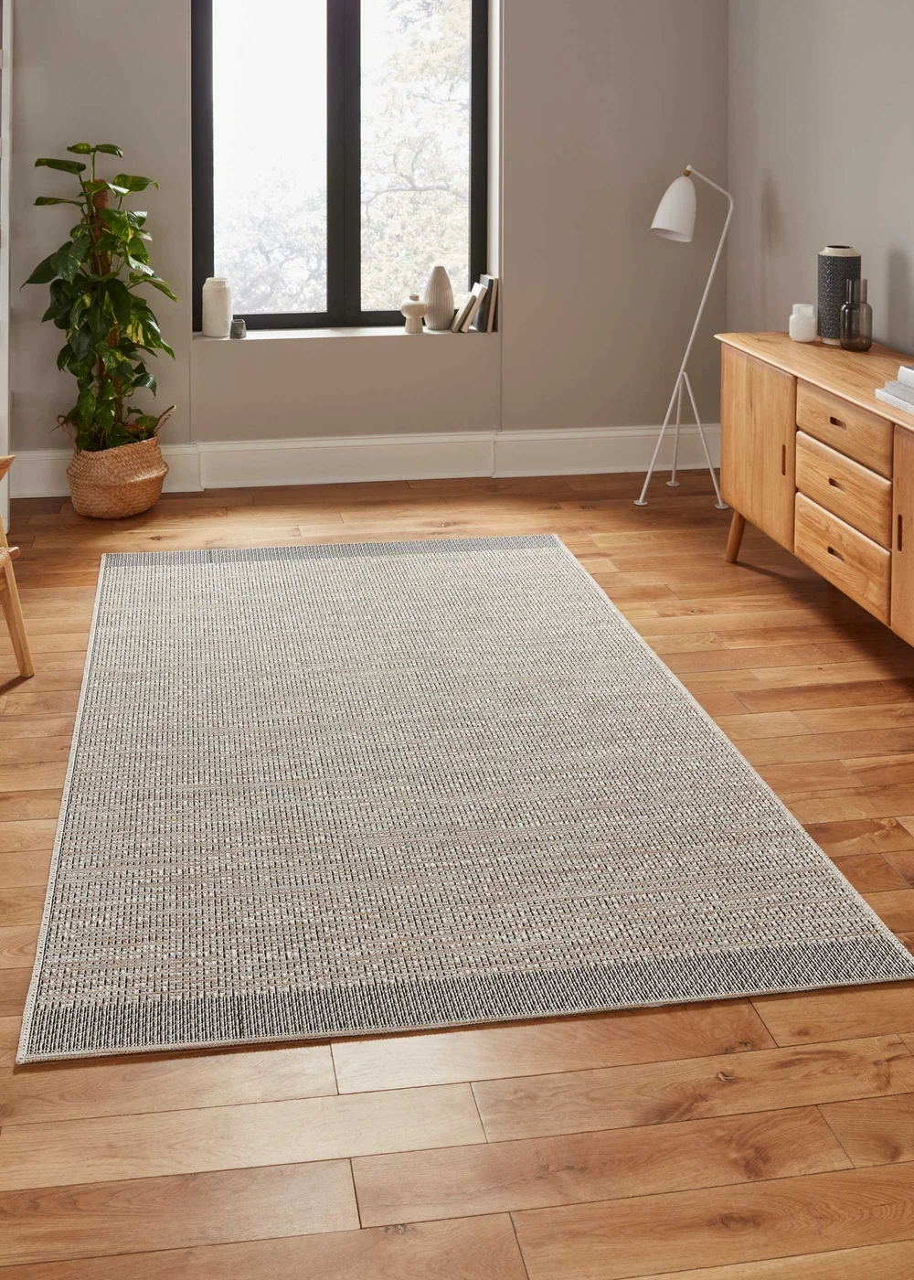 Think Rugs Black Stitch 9682 Rug 120 X 170 - 120 x 170 Image 1