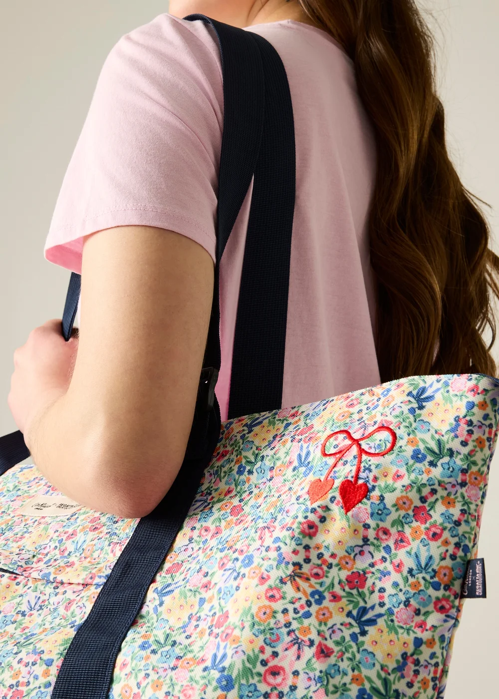 Regatta Lightweight Cath Kidston Boulder Tote Bag Cream Harmony Ditsy - Single Image 4