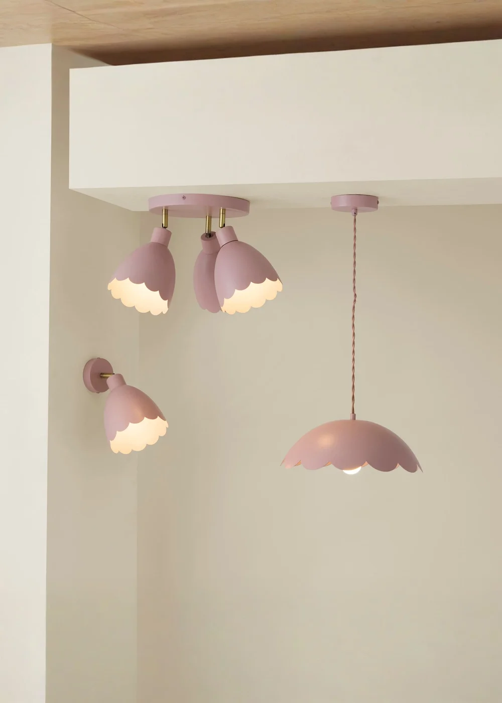 ValueLights Millie Pink Flower Scallop Ceiling Pendant - One Size Image 4