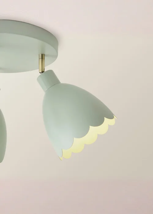 ValueLights Millie Sage Green Flower Scallop 3 Way Spotlight - One Size Image 3