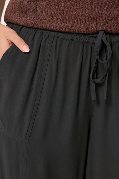 Yours Curve Black Chambray Barrel Trousers - 16 Image 4