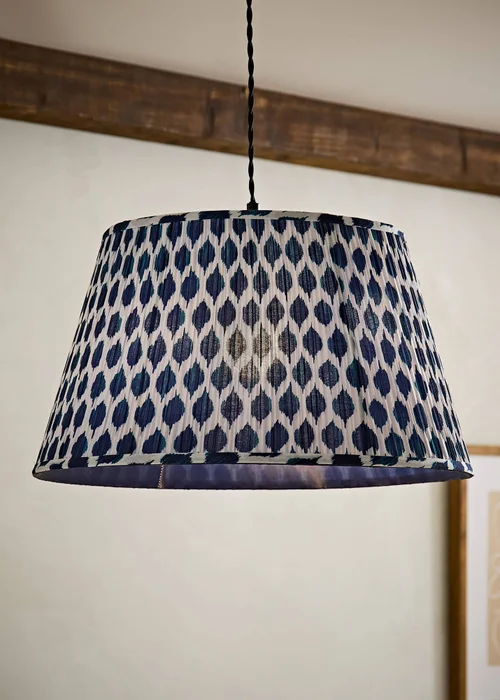 ValueLights Elijah Ikat Pleated Taper Shade Large - S Image 1
