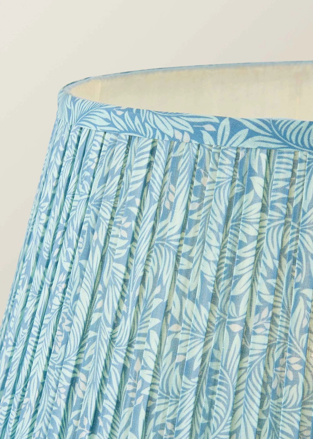 ValueLights Bobble Walnut Floor Lamp with Blue Leaf Pleated Shade - One Size Image 4