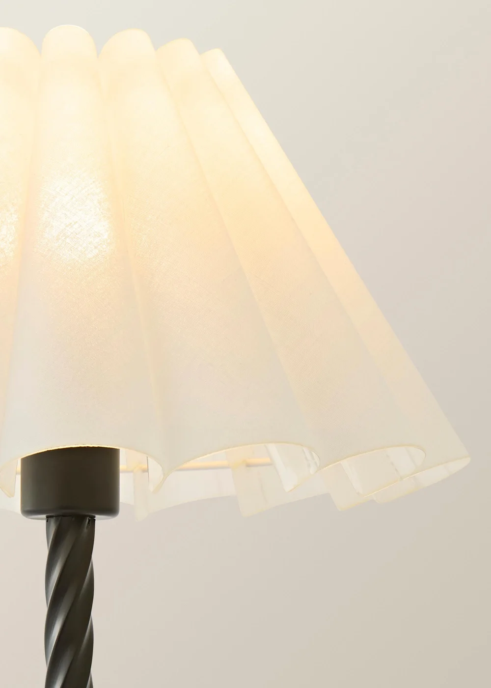 ValueLights Maura Twist Black Table Lamp with White Pleated Shade - One Size Image 4