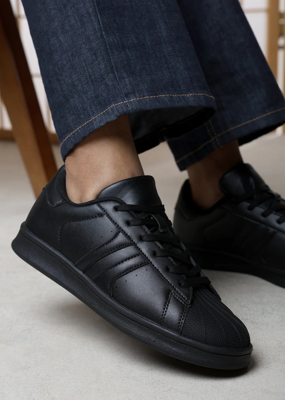 Where's That From Yamileth Black Stripe Panel Detailed Trainer - 5 Image 2