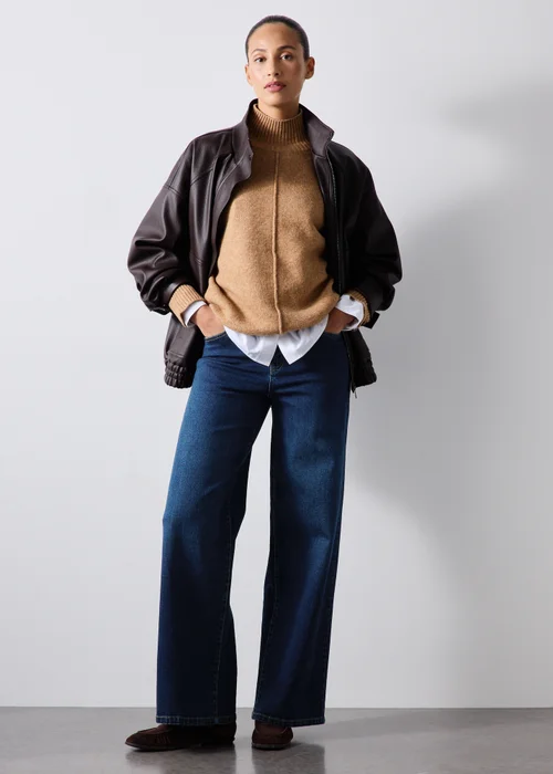 Dark Wash Stretch Mid Rise Wide Leg Jeans - 24 S Image 4