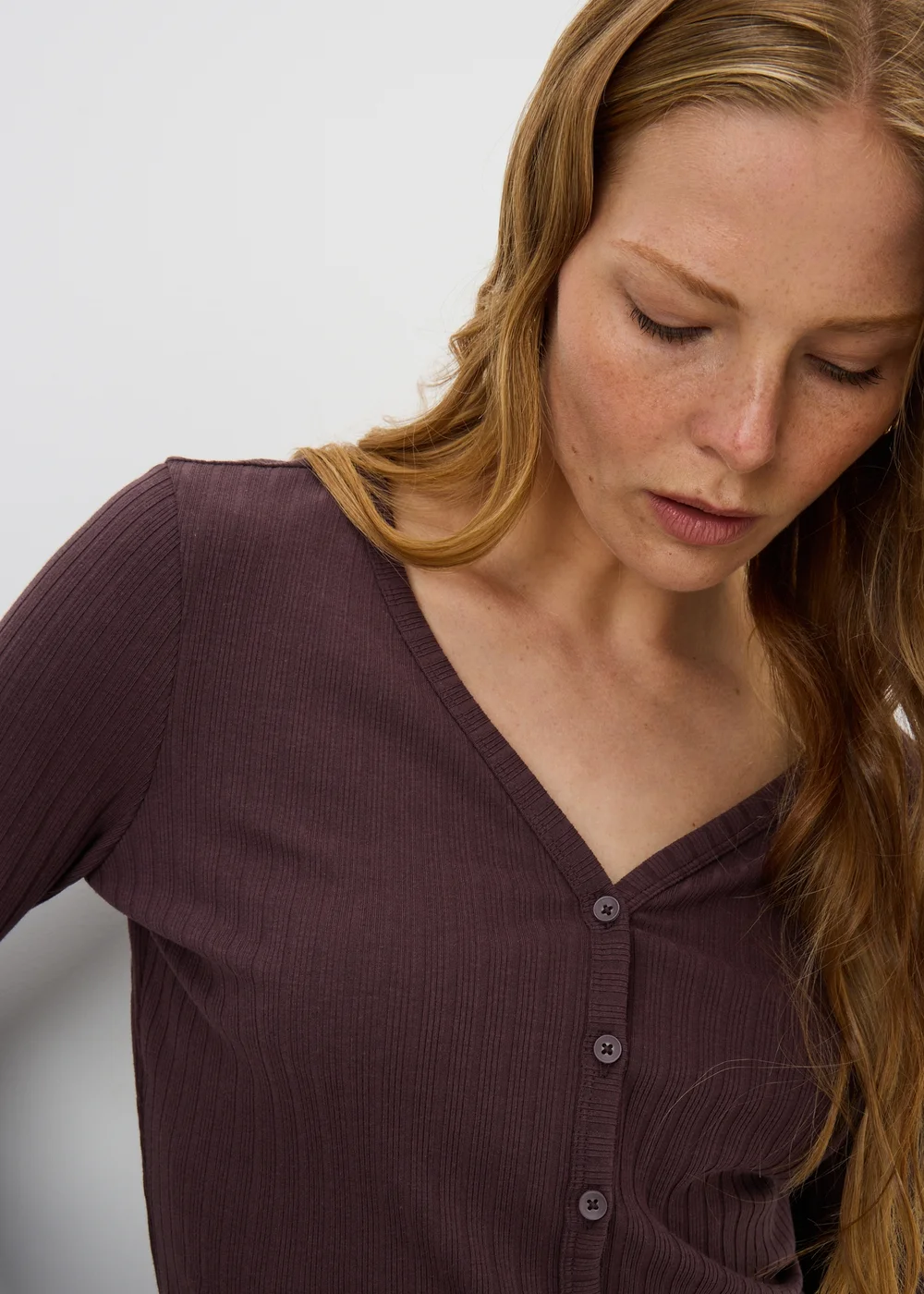 Raisin Ribbed V-Neck Cardigan - 8 Image 3