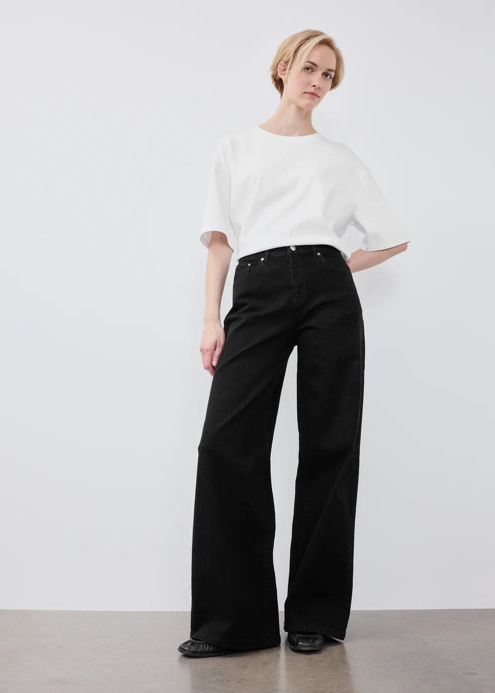 Black Stretch Wide Leg Jeans - 24/L29 Image 1