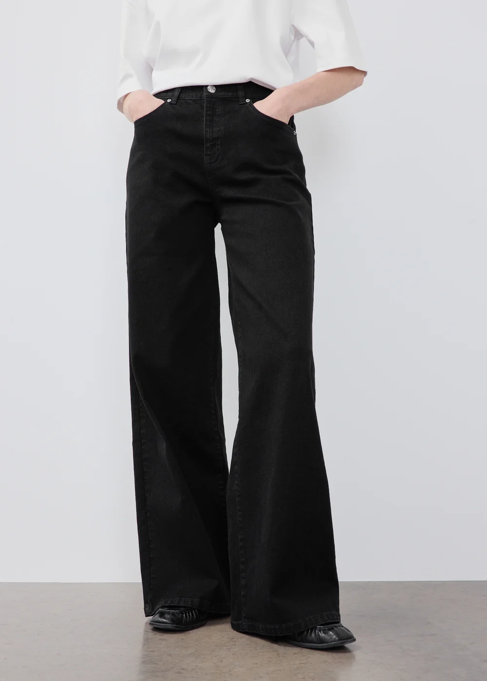 Black Stretch Wide Leg Jeans - 24/L29 Image 4