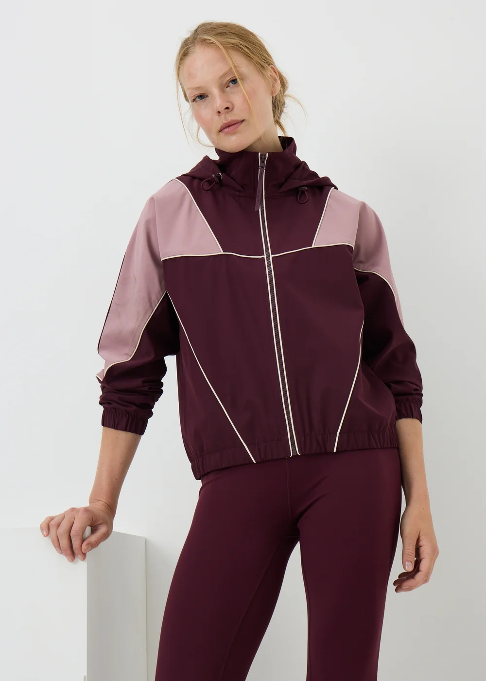 Souluxe Burgundy Piped Running Jacket - M Image 1