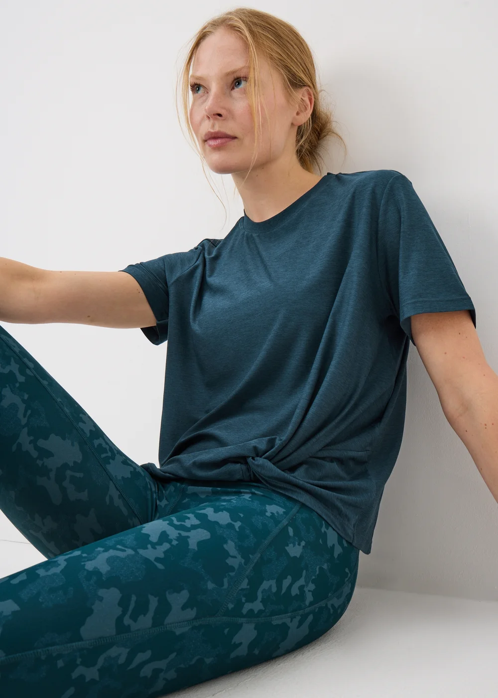 Souluxe Navy Twist Knot Sports T-Shirt - XL Image 1