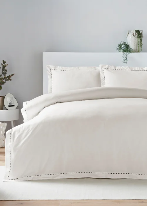White Contrast Stitch Oxford Edge Duvet Set - Double Image 1