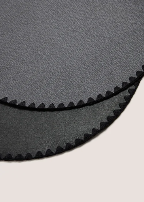2 Pack Black PVC Round Placemats Image 2