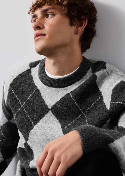 Grey Argyle Crew Neck Jumper - S Image 3