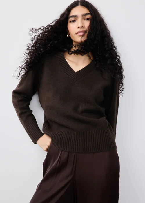 Chocolate Brown V-Neck Jumper - XS Image 1