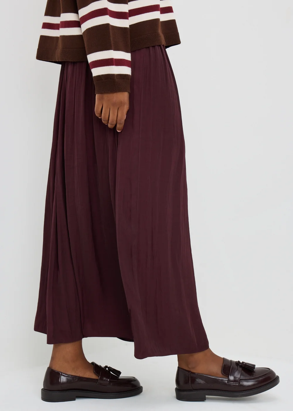 Wine Crinkle Satin Midaxi Skirt - 8 Image 2