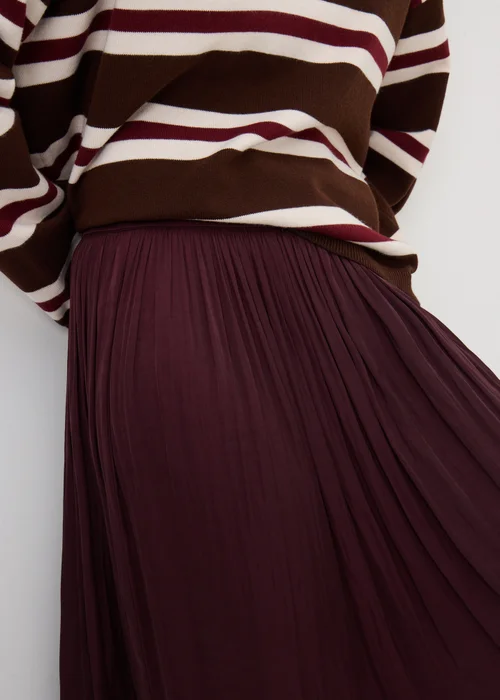 Wine Crinkle Satin Midaxi Skirt - 8 Image 3