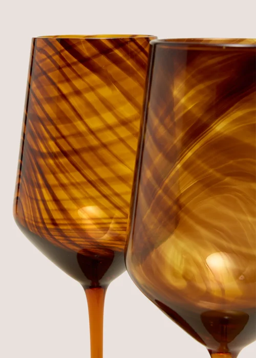 2 Pack Brown Swirl Wine Glasses Image 2