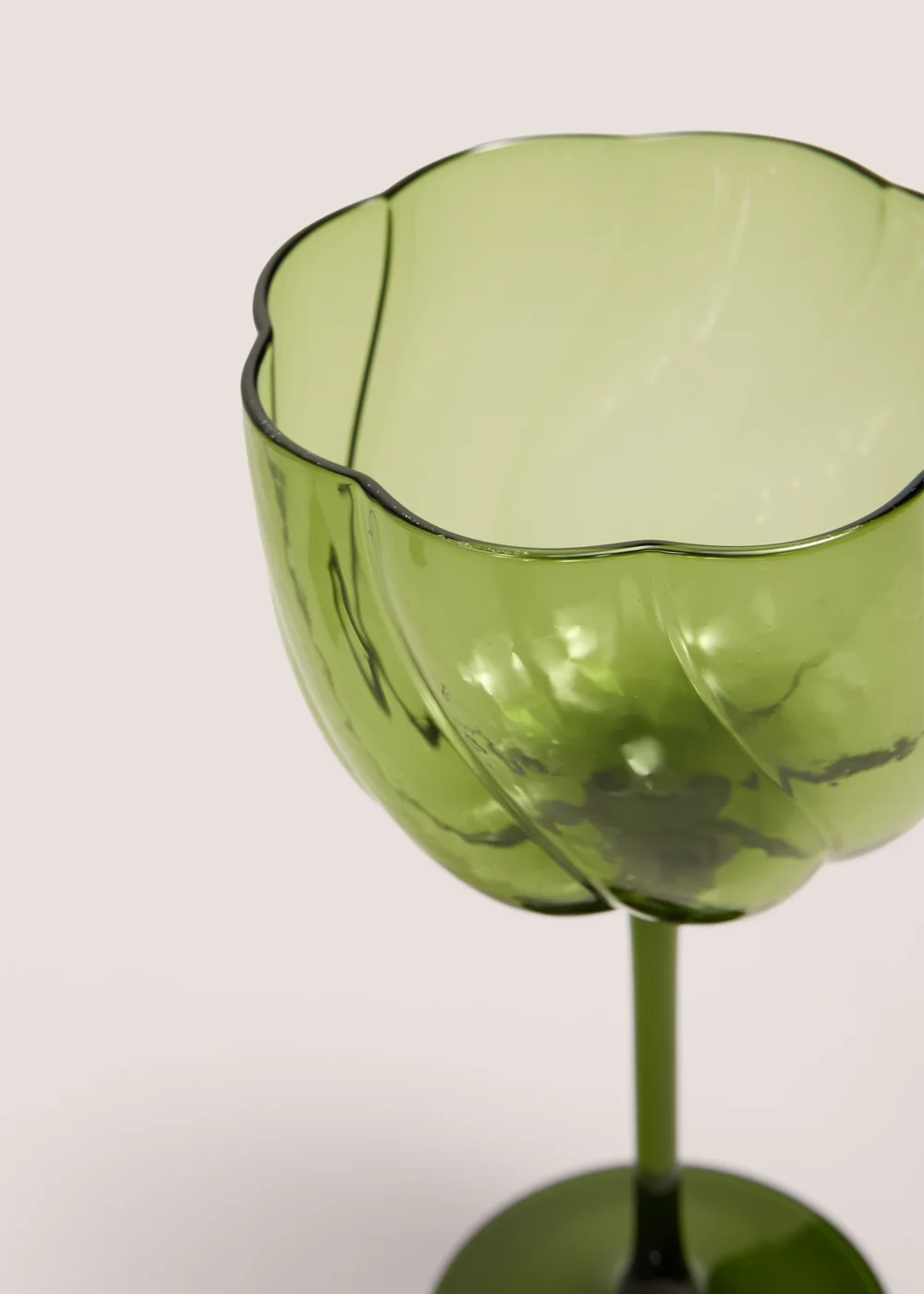 2 Pack Green Ridged Wine Glasses Image 2