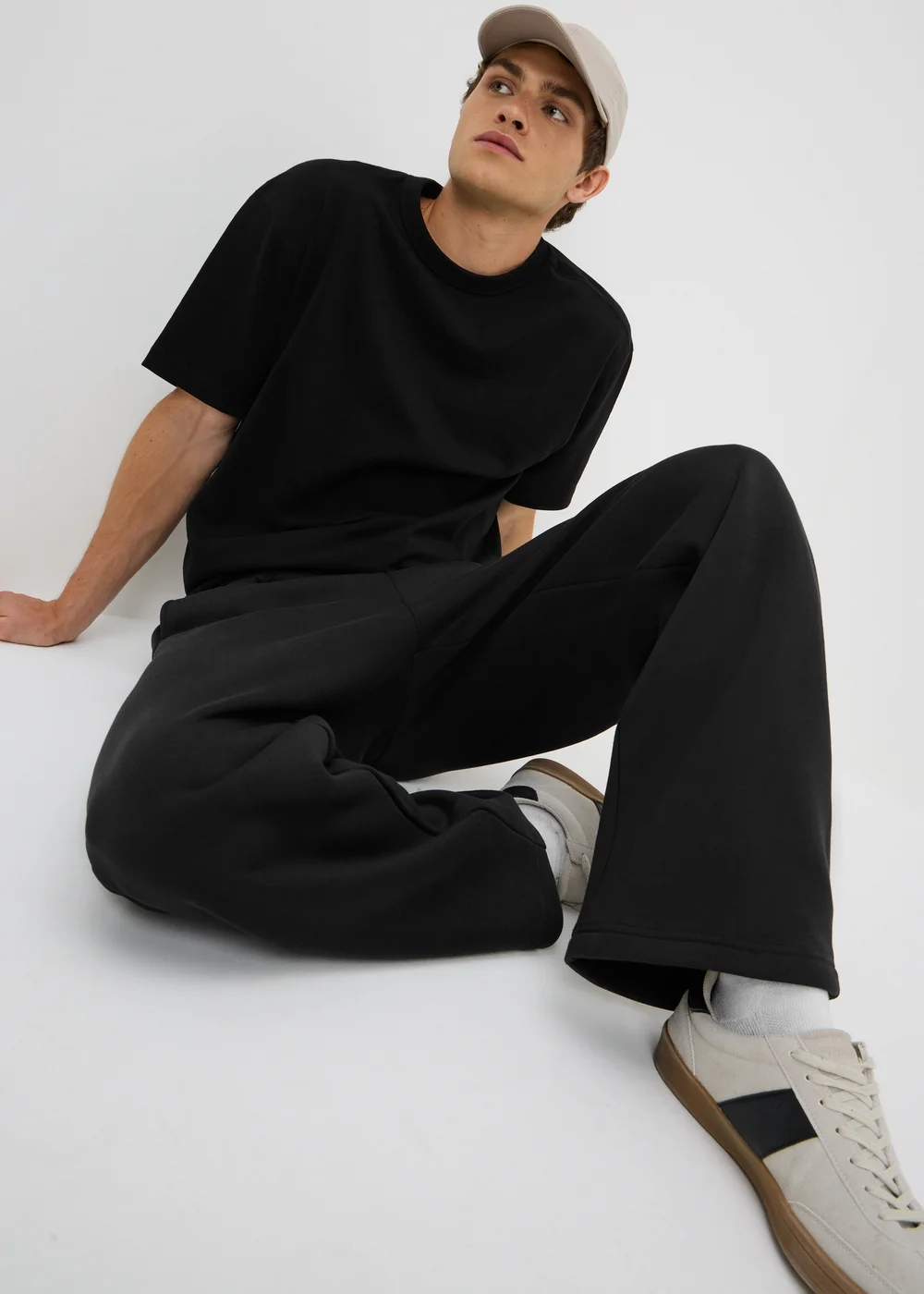 Black Relaxed Straight Jogging Bottoms - XS Image 1