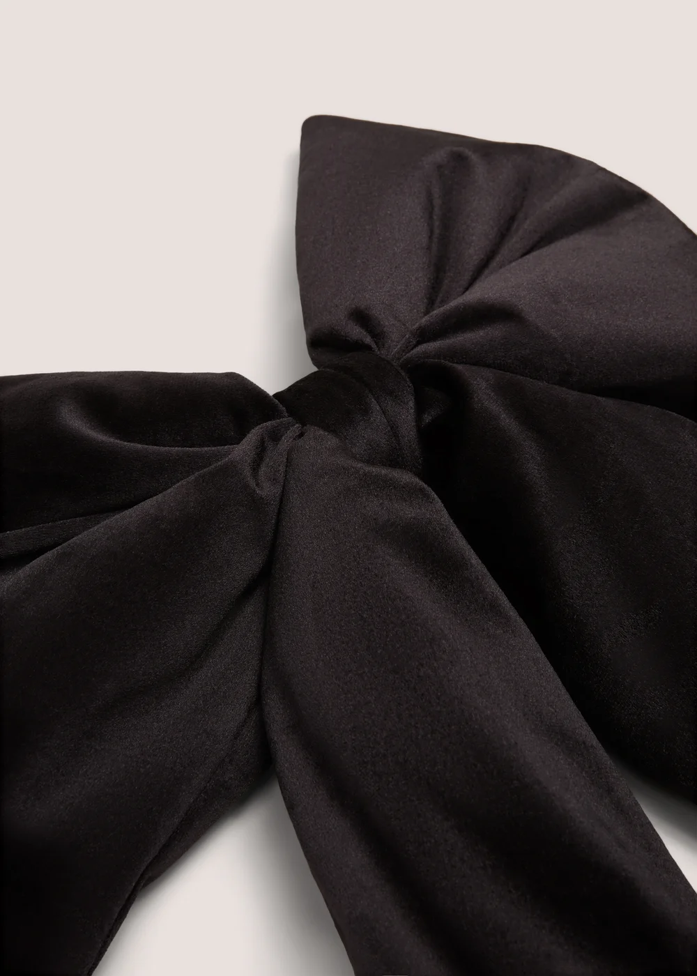 Black Large Bow Decoration Image 2