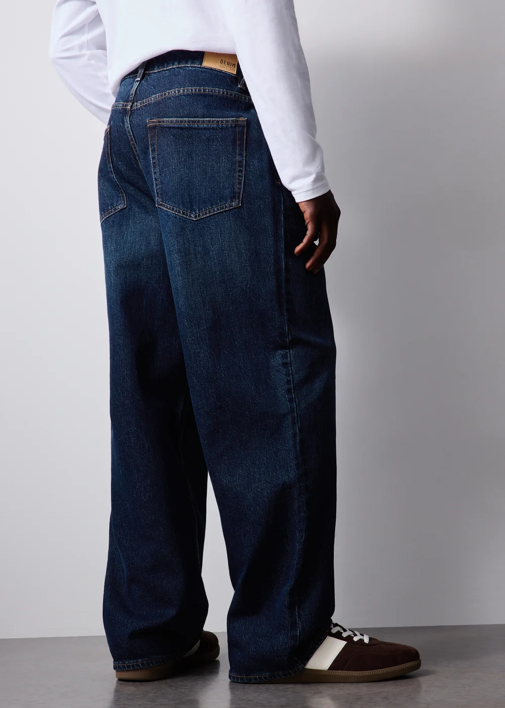 Dark Wash Loose Fit Jeans - 30 R Image 4