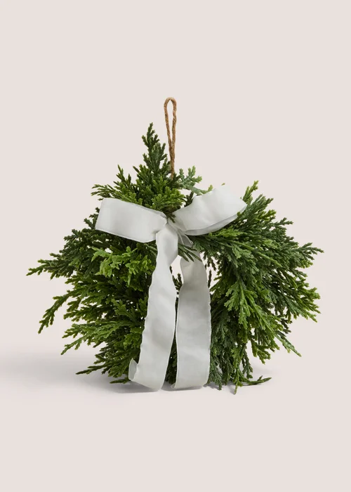 Mini Ivory Bow Wreath Image 1