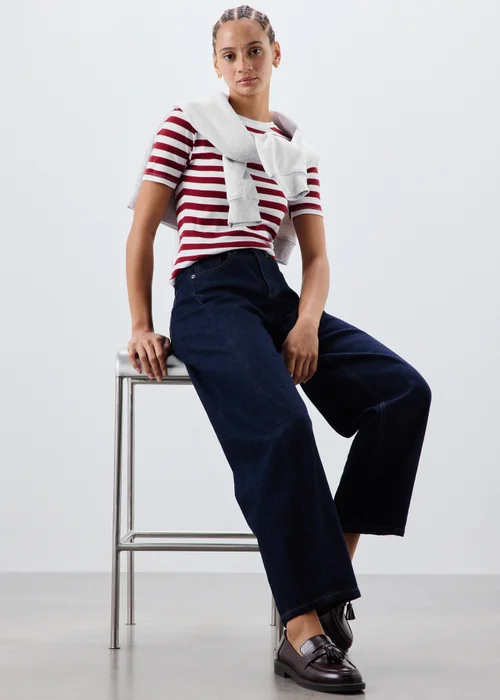 Red/White Striped Fitted T-Shirt - 8 Image 1