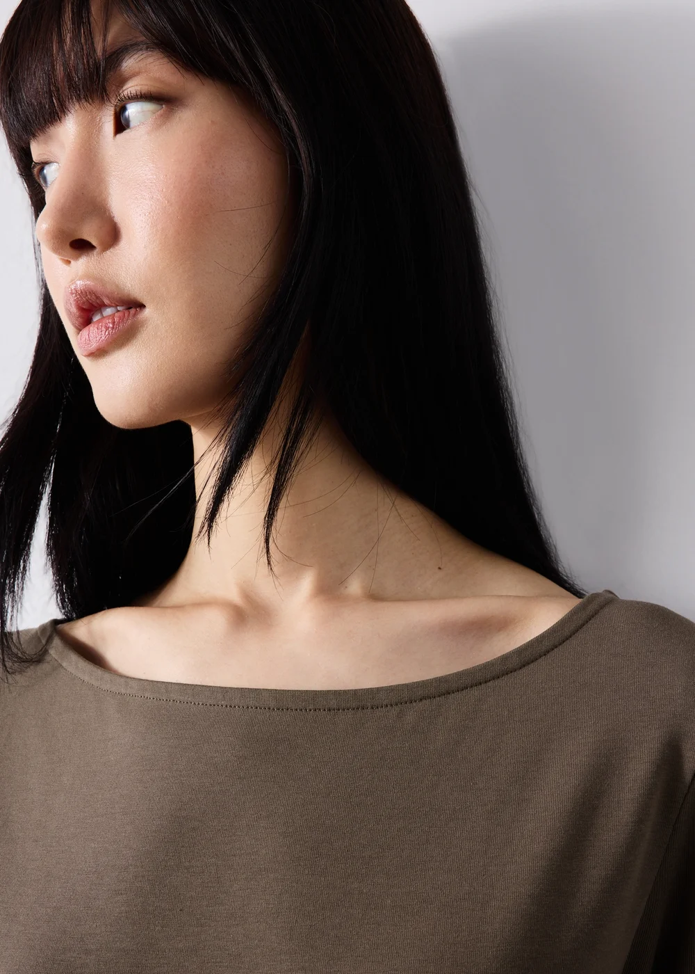 Chocolate Fitted Plain T-Shirt - 8 Image 3