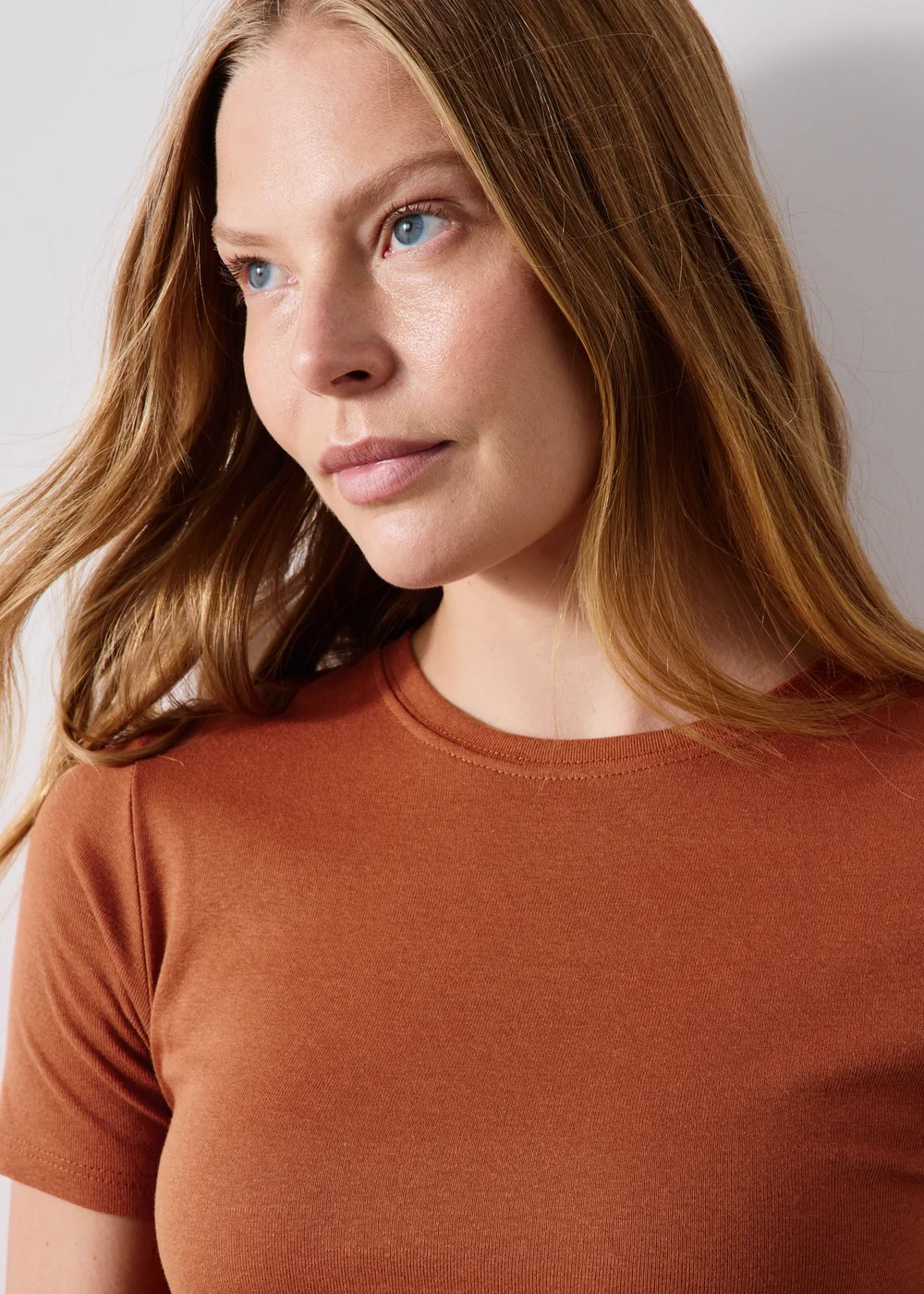 Ginger Fitted T-Shirt - 8 Image 3