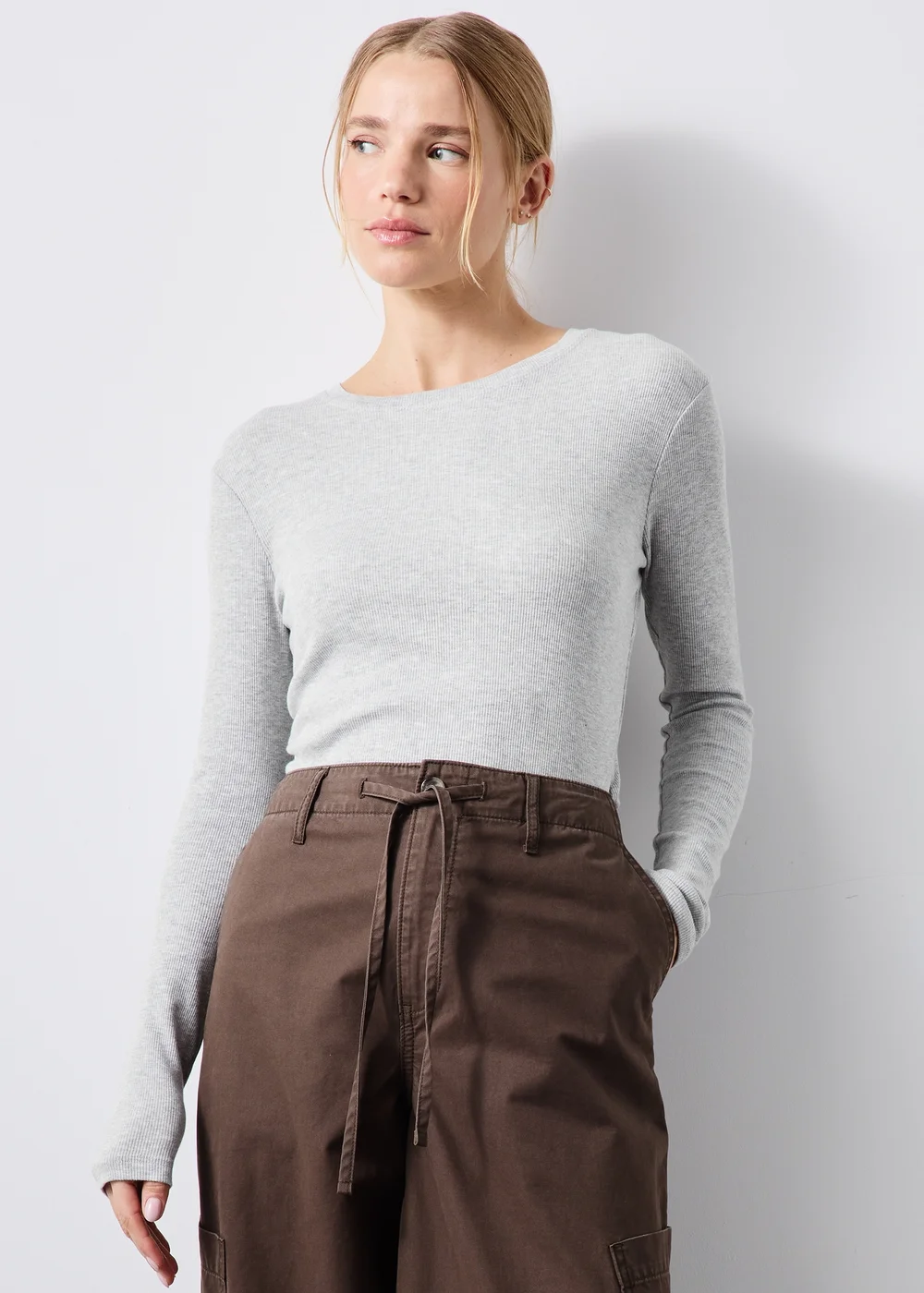 Fitted Long-Sleeve Ribbed Crew Neck Top - 8 Image 1