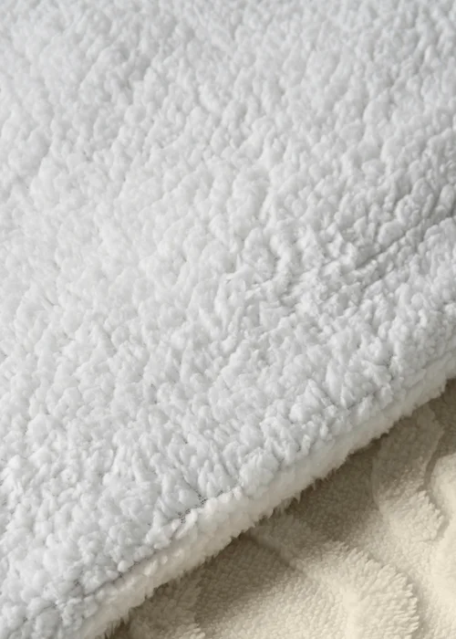 Cream Cable Knit Duvet Set - Double Image 3