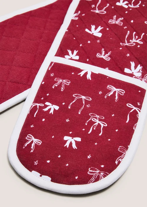 Burgundy Bow Oven Gloves Image 2