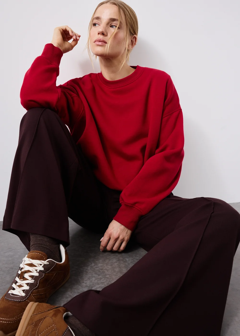 Red Bubble Hem Sweatshirt - S Image 4