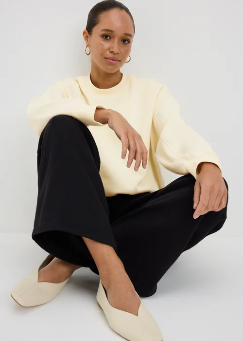 Cream Bubble Hem Sweatshirt - L Image 1