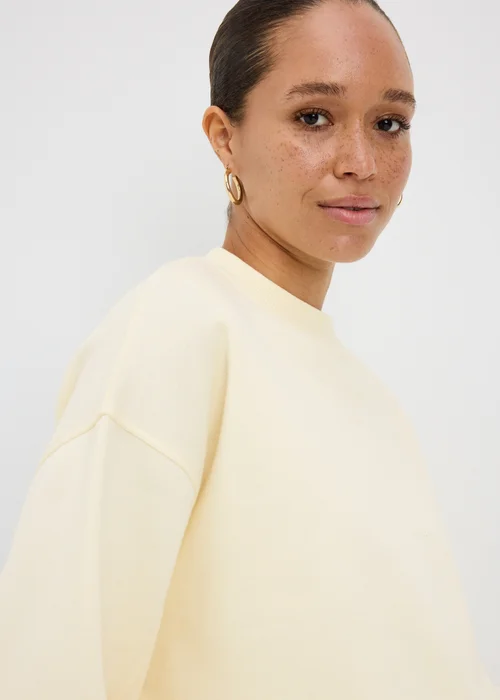 Cream Bubble Hem Sweatshirt - L Image 3