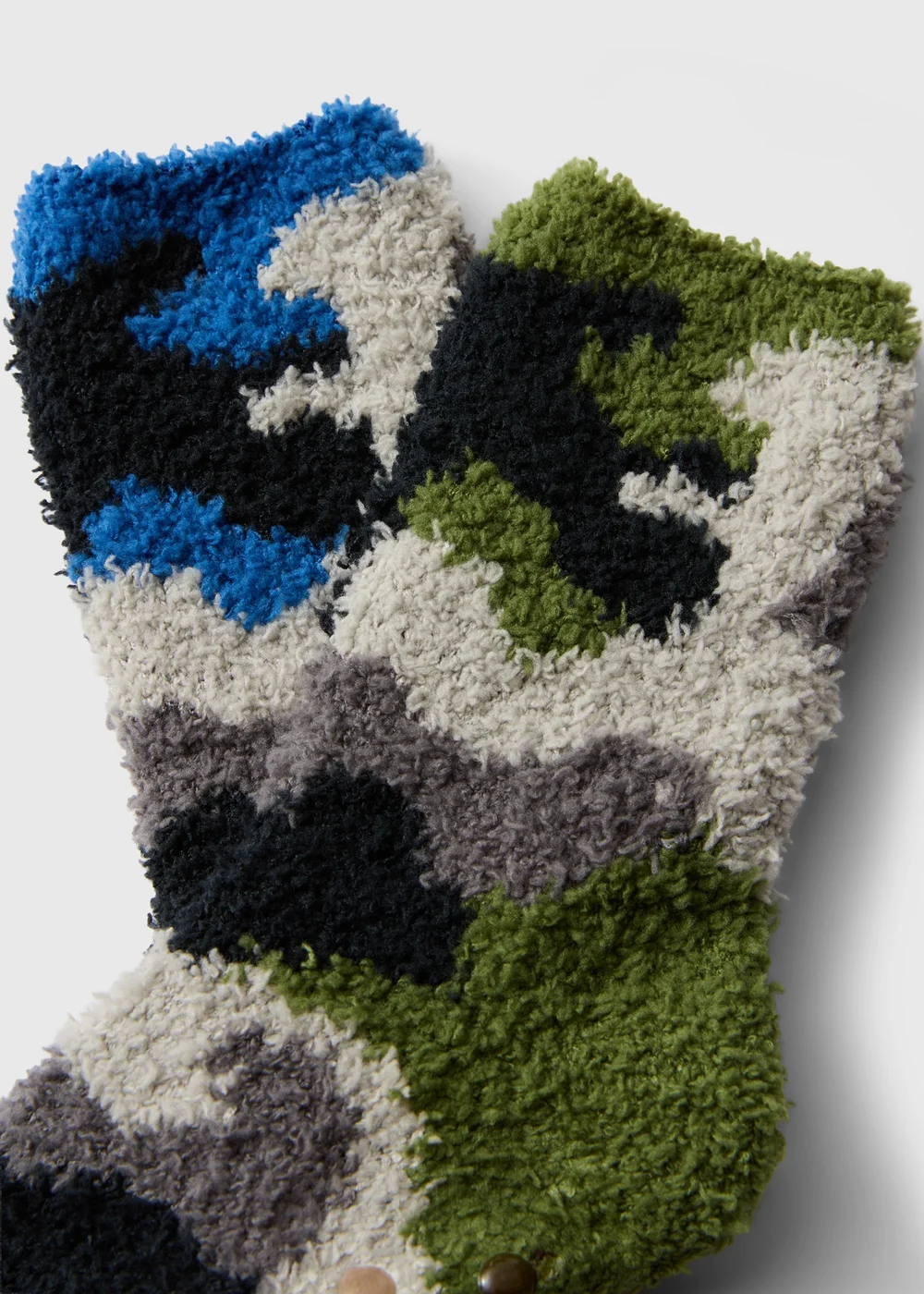 2 Pack Boys Camo Fluffy Socks (Younger 6 - Older 6.5) - 6-8.5 Image 2