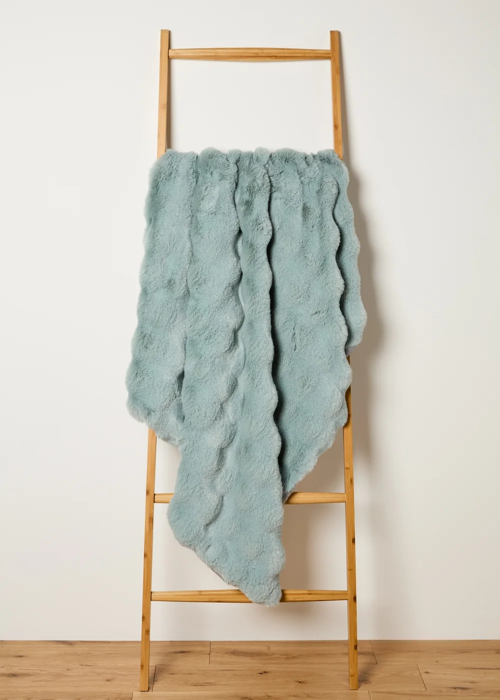 Blue Bubble Faux Fur Throw Image 1