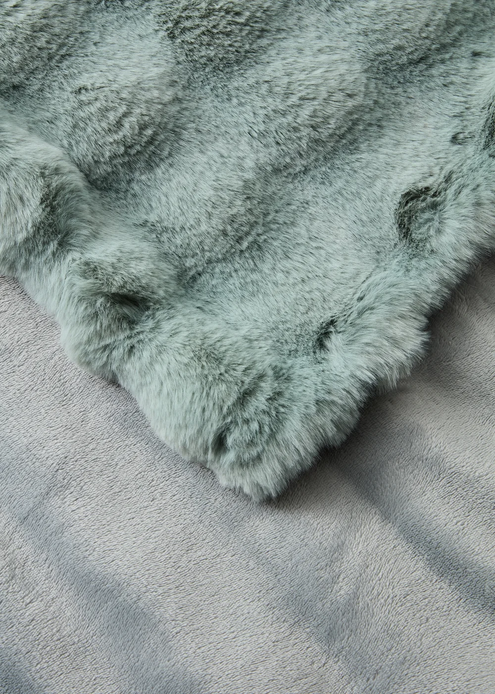 Blue Bubble Faux Fur Throw Image 2