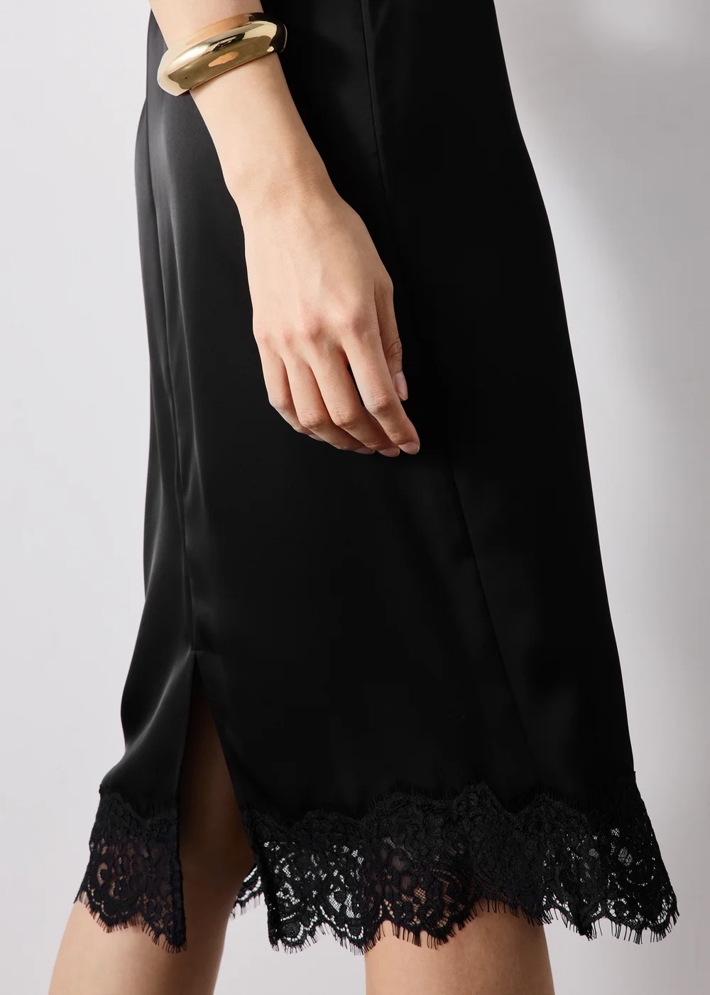 Black Satin Lace Trim Pencil Skirt - 8 Image 3